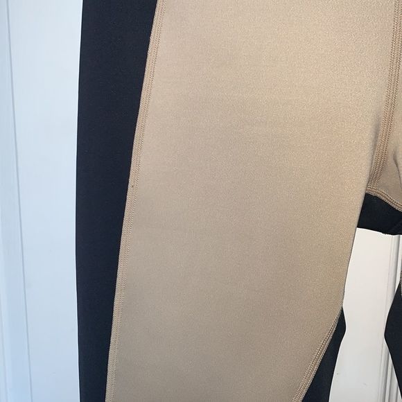 Tan + Lines Active Leggings - Picture 4 of 5